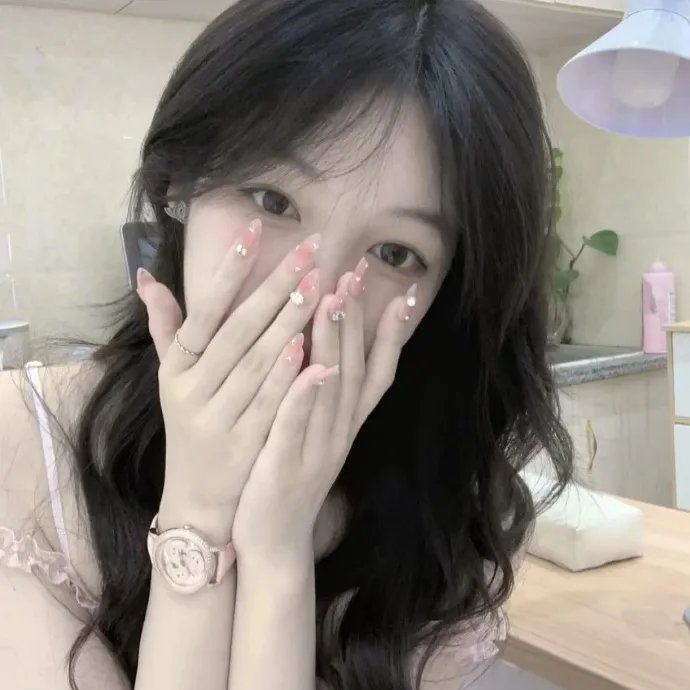 摘下工牌我惊掉全桌下巴